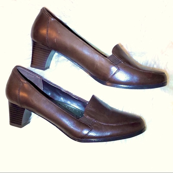 St. John’s Bay Leather Loafers Brown Size 8.5 - Picture 3 of 8